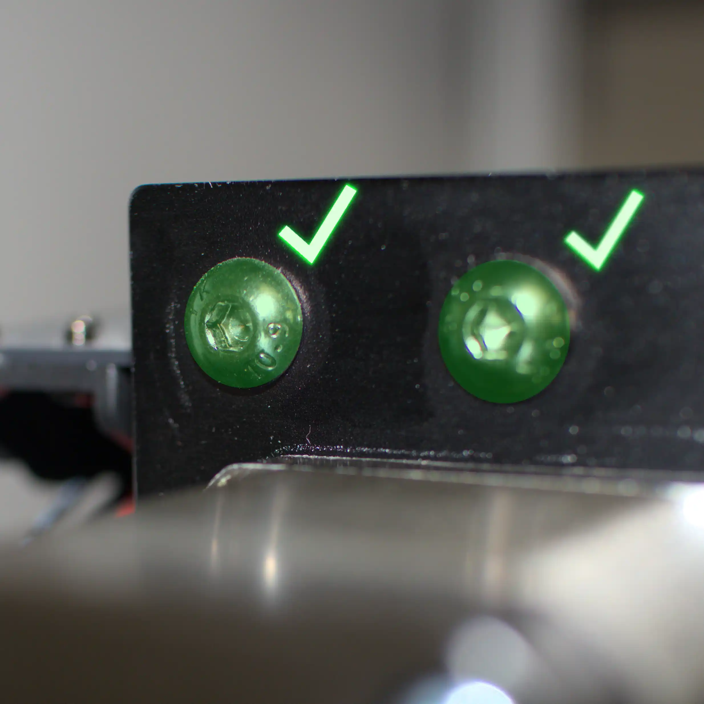 AOI Luftfahrt Raumfahrt Schrauben